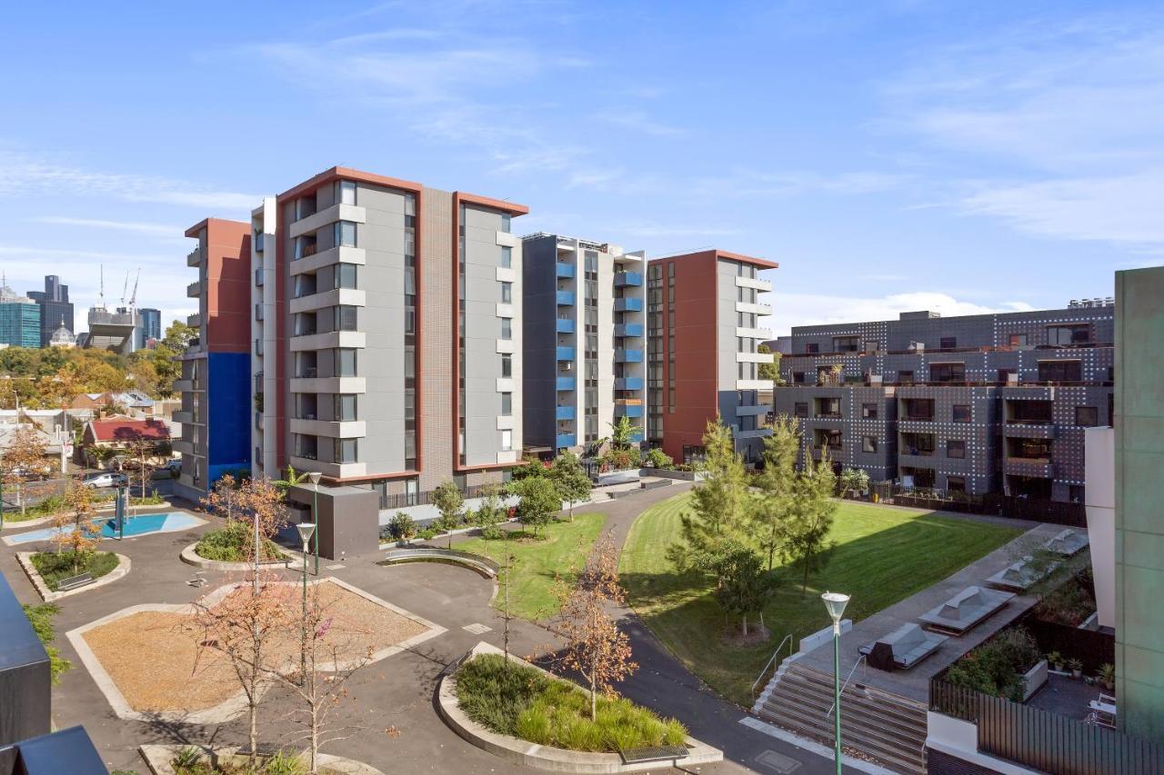 Palmerston St Apartments By Urban Rest Мелбърн Екстериор снимка