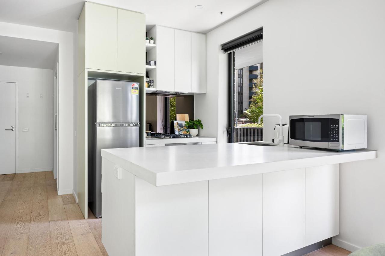 Palmerston St Apartments By Urban Rest Мелбърн Екстериор снимка