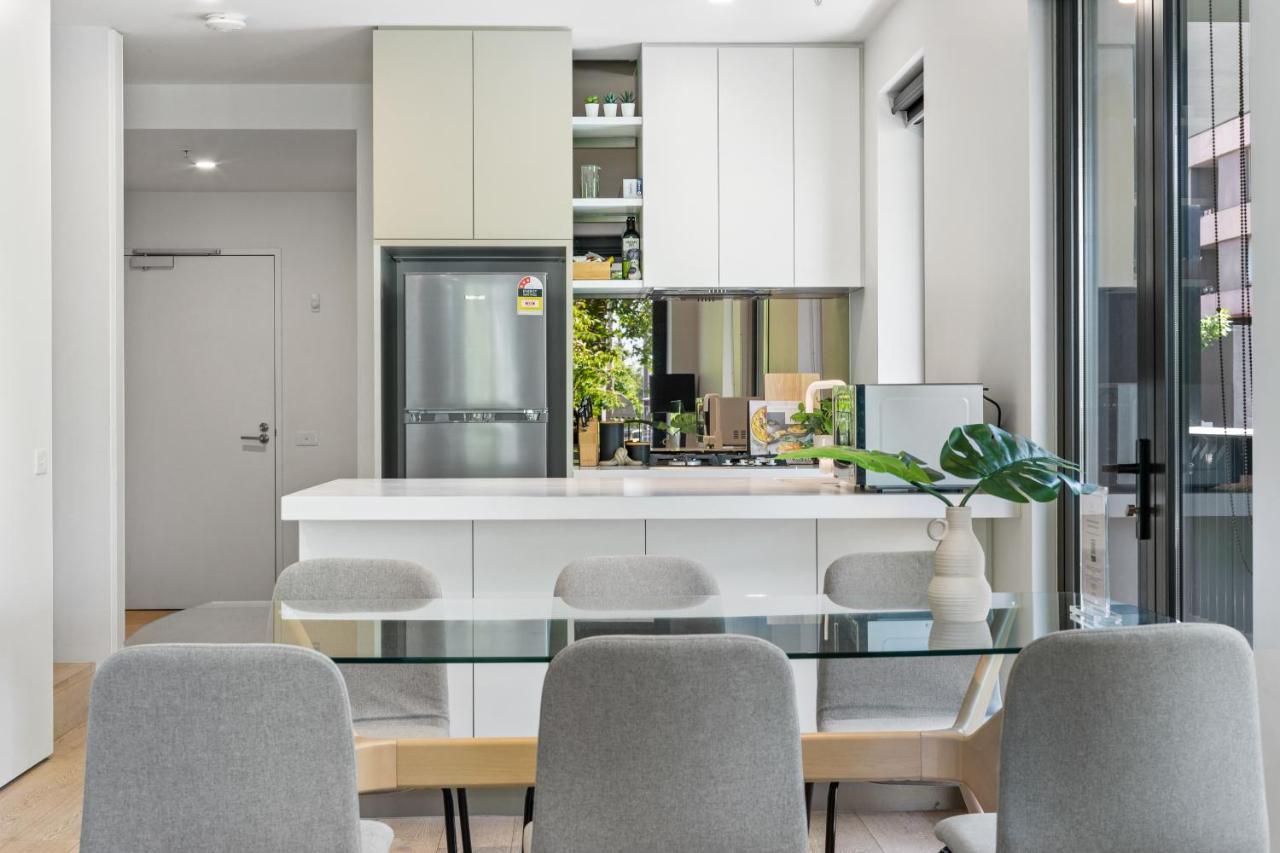 Palmerston St Apartments By Urban Rest Мелбърн Екстериор снимка