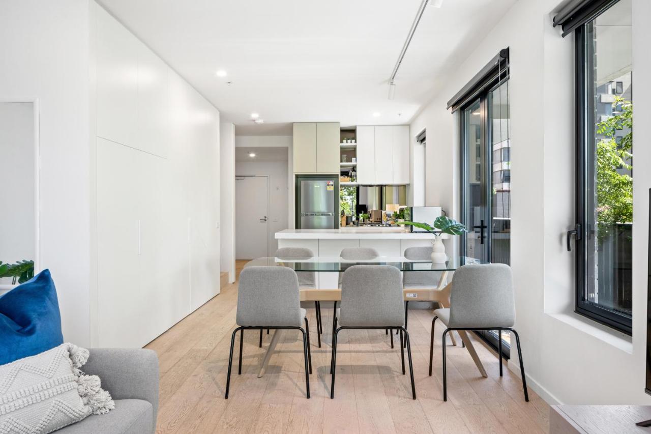 Palmerston St Apartments By Urban Rest Мелбърн Екстериор снимка