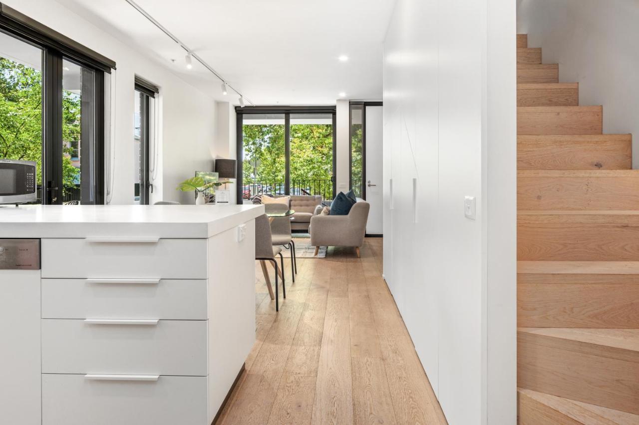 Palmerston St Apartments By Urban Rest Мелбърн Екстериор снимка