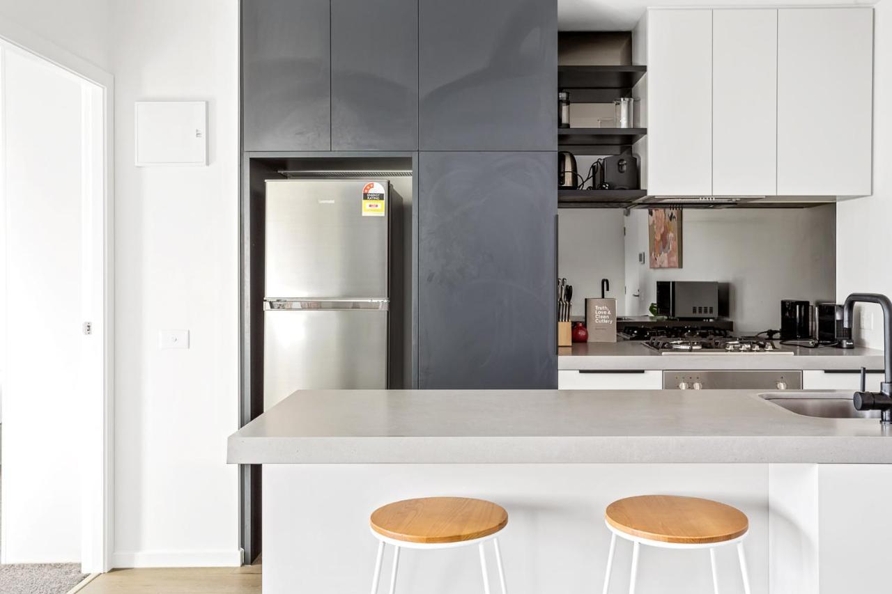 Palmerston St Apartments By Urban Rest Мелбърн Екстериор снимка